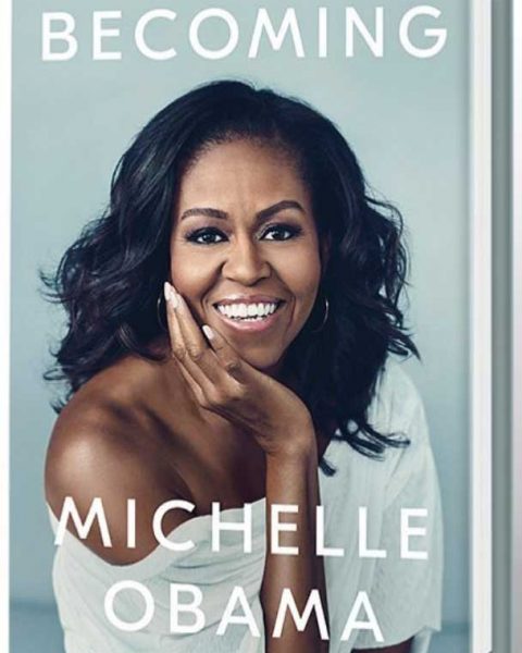Michelle Obama: dietro al suo libro e alle sue magliette la strategia per la presidenza!